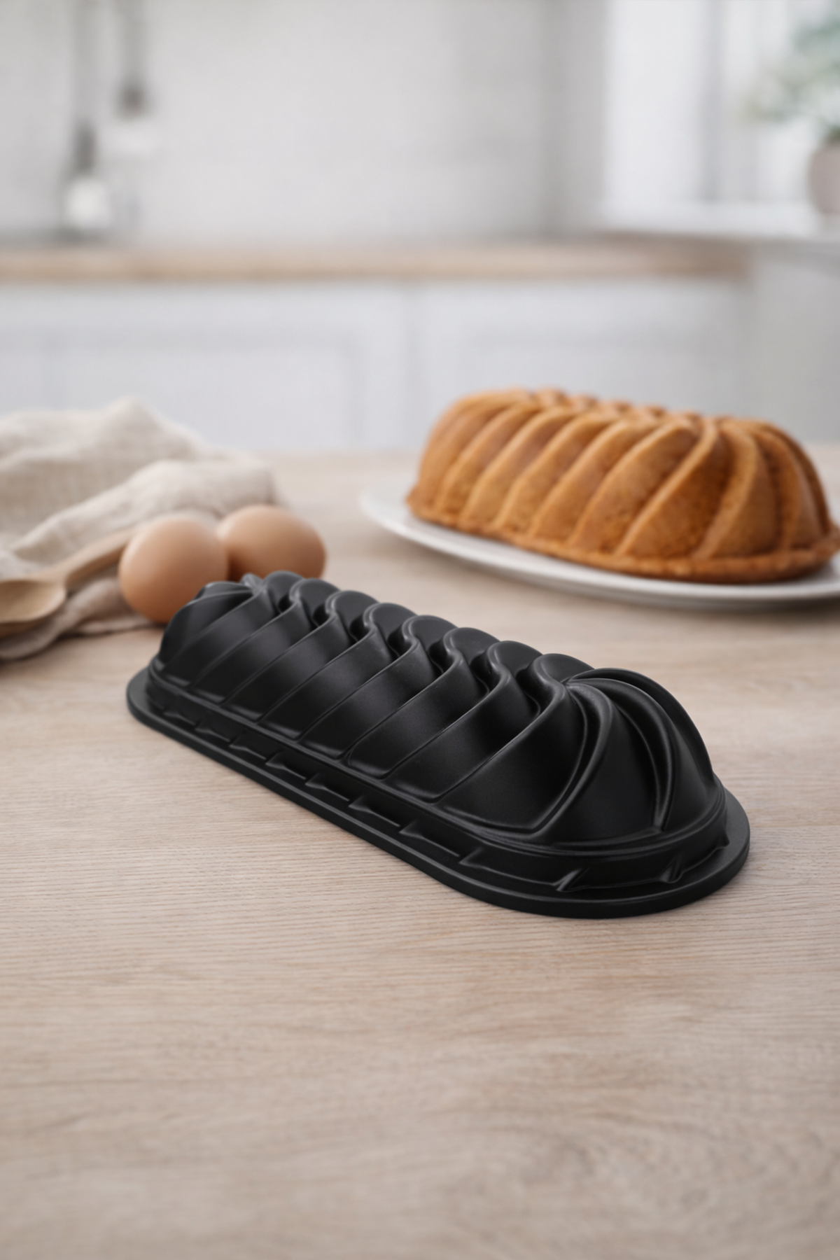 Sara Baton Döküm Kek Kalıbı 35cm Siyah