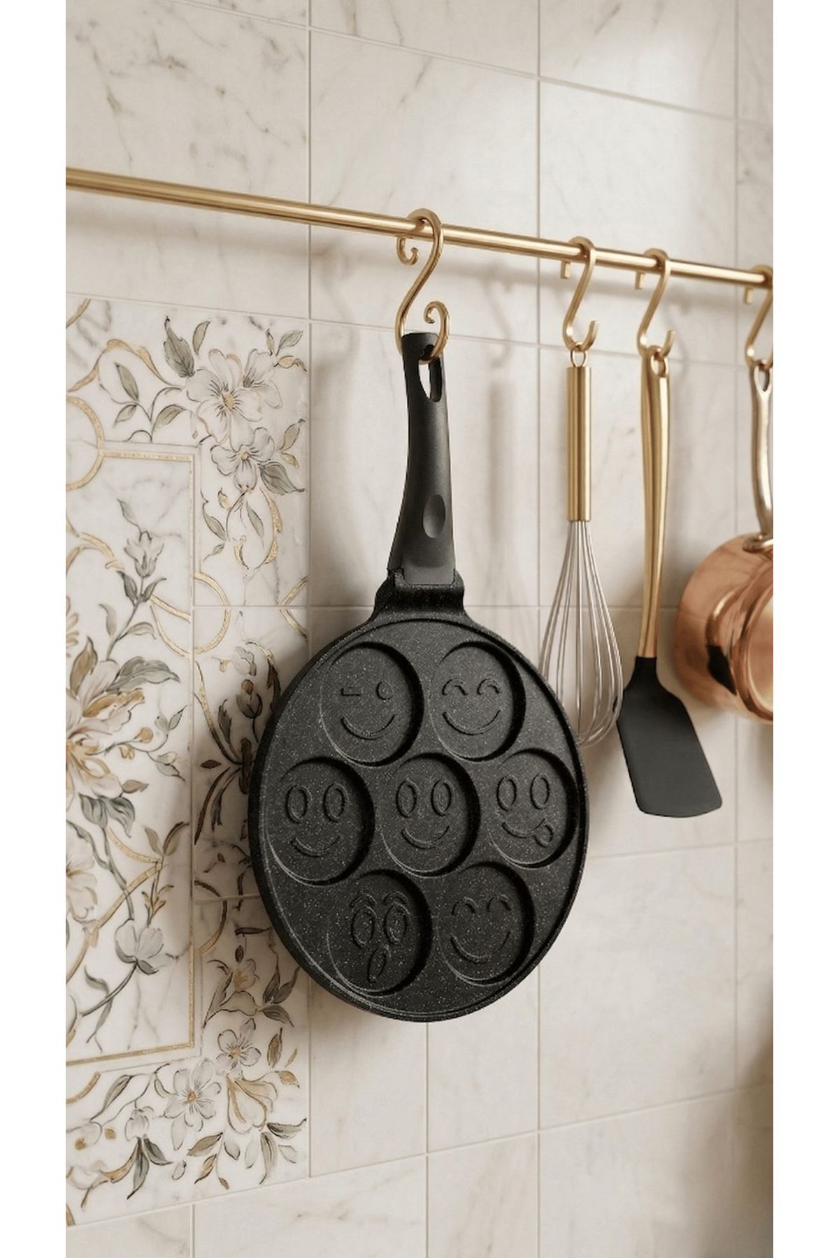 PanFace Emoji Pancake Tavası 27 cm | 7 Bölmeli Döküm Alüminyum Pankek & Kahvaltı Tavası Siyah