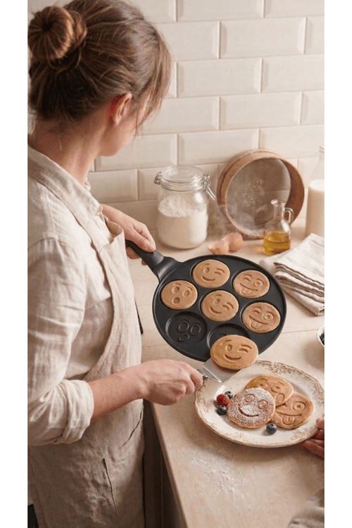PanFace Emoji Pancake Tavası 27 cm | 7 Bölmeli Döküm Alüminyum Pankek & Kahvaltı Tavası Siyah
