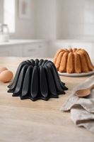 Star Döküm Kek Kalıbı 25cm Siyah