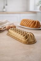 Sara Baton Döküm Kek Kalıbı 35cm Gold